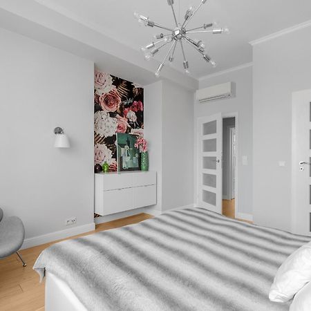 Unitapartament Delux Warszawa Centrum Blisko Plac Zbawiciela Hala Koszyki Metro Politechnika Jest To Elegancki I Wygodny Apartament Na Noclegi I Pobyt W Warszawie - Zapraszamy エクステリア 写真